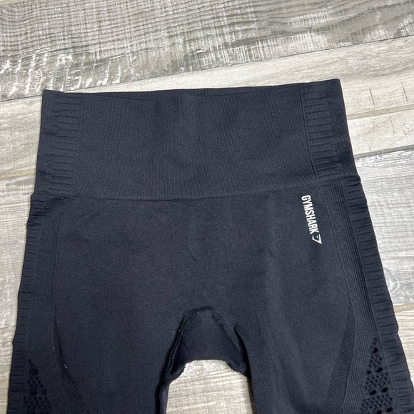 GYMSHARK Women's Energy Seamless Cropped Leggings Size Small Black - Picture 6 of 7